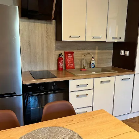 Apartment - Emilii Budget *