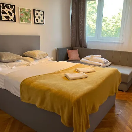 Apartment - Emilii Budget *