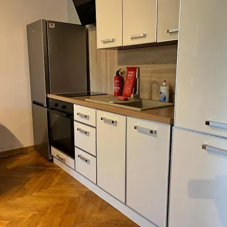 Apartment - Emilii Budget *